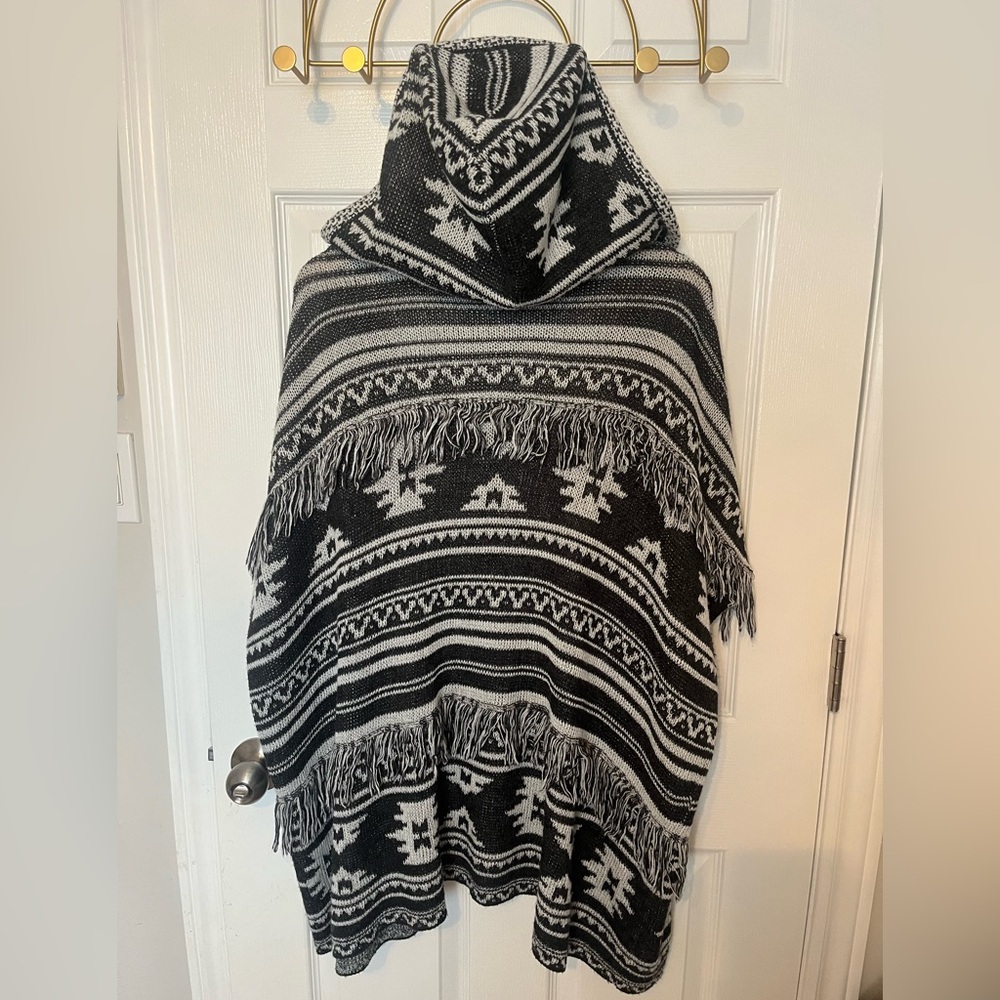 Aerie Aztec Fringe Knit Hooded Poncho/Cardigan — Black & White (XS/S)